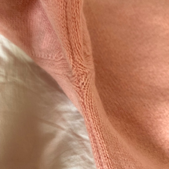 Soft powder pink cashmere sweater Lord & Taylor 2-ply Scottish yarn made in USA - Picture 4 of 7